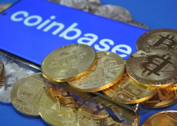 Coinbase Ends USDC Rewards in Europe as MiCA Deadline Looms
