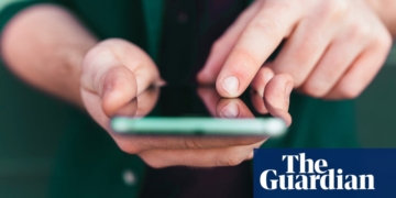 Smartphones should carry health warning, Spanish government told