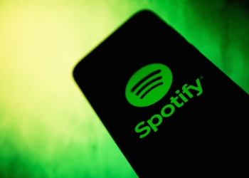 Spotify Wrapped Now Includes an AI-Generated Podcast Analyzing Your Listening Habits