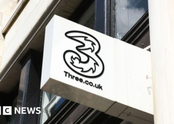 Three network phone calls down but data still working