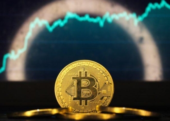 Bitcoin and Ether ETFs Open the Week With Strong Inflows