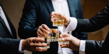 Bitcoin Drops Below $115K and Institutions Buy the Dip