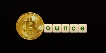 Bitcoin Rebounds From Crash Following Fed Decision; $431 Million Liquidated