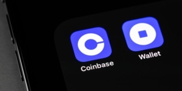 Coinbase Snags Opyn Leadership in Lift-Out Acquisition