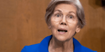 Senator Elizabeth Warren Says Crypto Deregulation Could ‘Blow Up’ Wall Street
