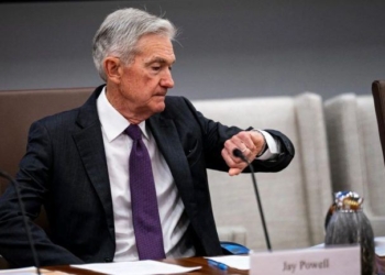 Powell Holds Rates, But Two Colleagues Dissent