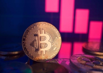 Massive Red Friday: Bitcoin and Ether ETFs See Combined $964 Million Outflow