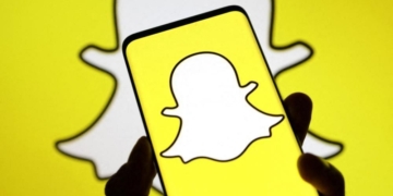 Snapchat ‘willing to implement’ daily time limits for teens, boss tells BBC