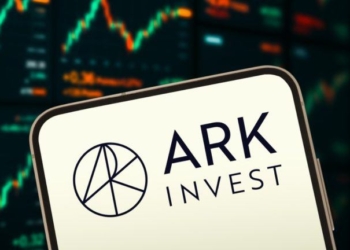 ARK Leads Bitcoin ETF $283M Selloff as XRP Funds Add $5.14M