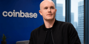 Coinbase CEO Brian Armstrong Challenges Banks as Stablecoin Rewards Fight Grows