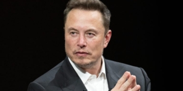 Elon Musk Made 4 Bold Predictions About Work: Robot Surgeons in 3 Years, No More Retirement Savings, and Immortality