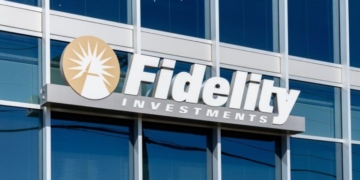 Fidelity Leads $450M Bitcoin ETF Exit as Senate Vote Fails