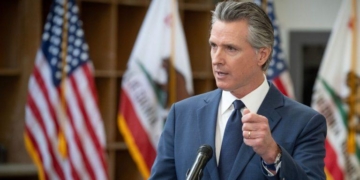 California Bans Officials’ Memecoins After TRUMP Buyers Lost $3.8B