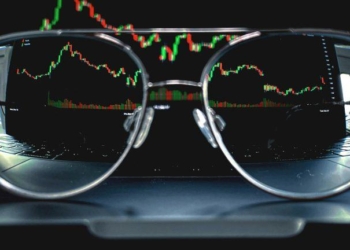 People More Interested in Buying Bitcoin Than Investing in AI: Google Data