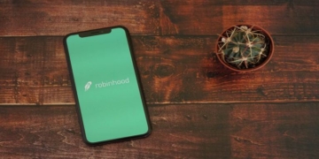 Robinhood Chain Tops $3B Daily DEX Volume, Pushes UNI Burn Past $1M
