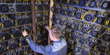 Zcash Price Spike Fuels Massive Mining Profits and Hashrate Boom